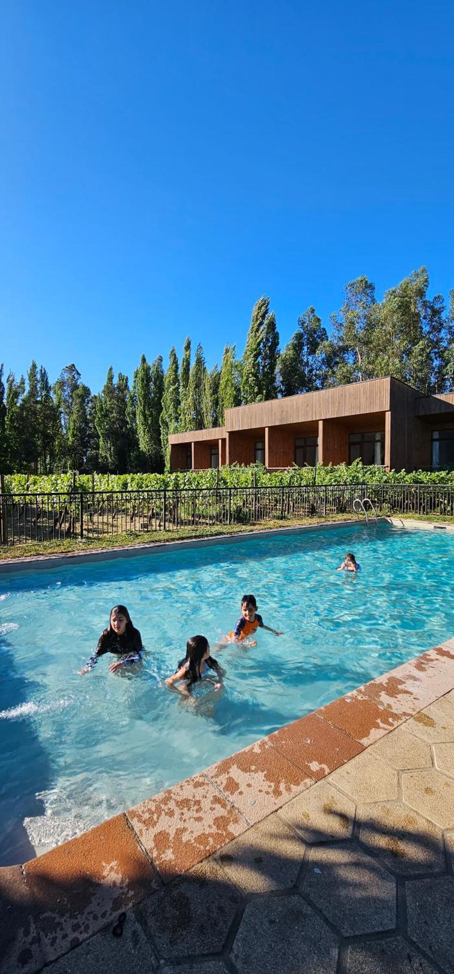 Hotel Parronales Santa Cruz Bagian luar foto